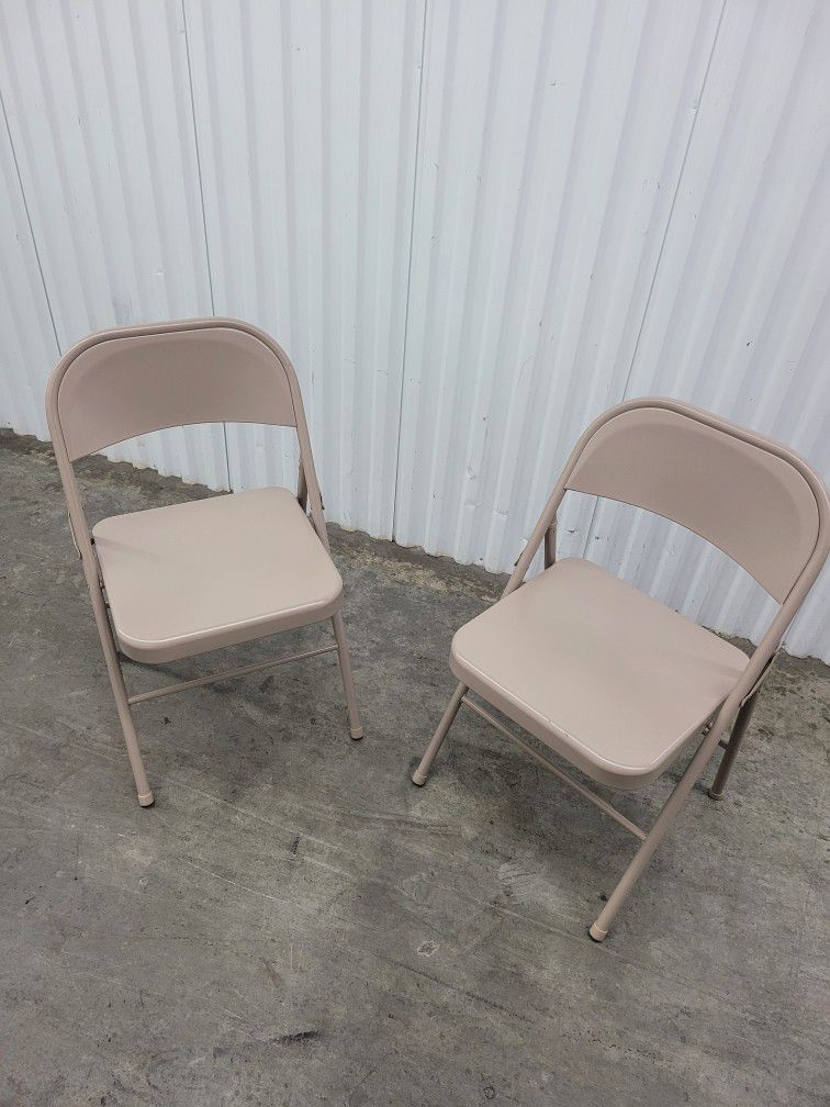2 Folding Chairs, Like New