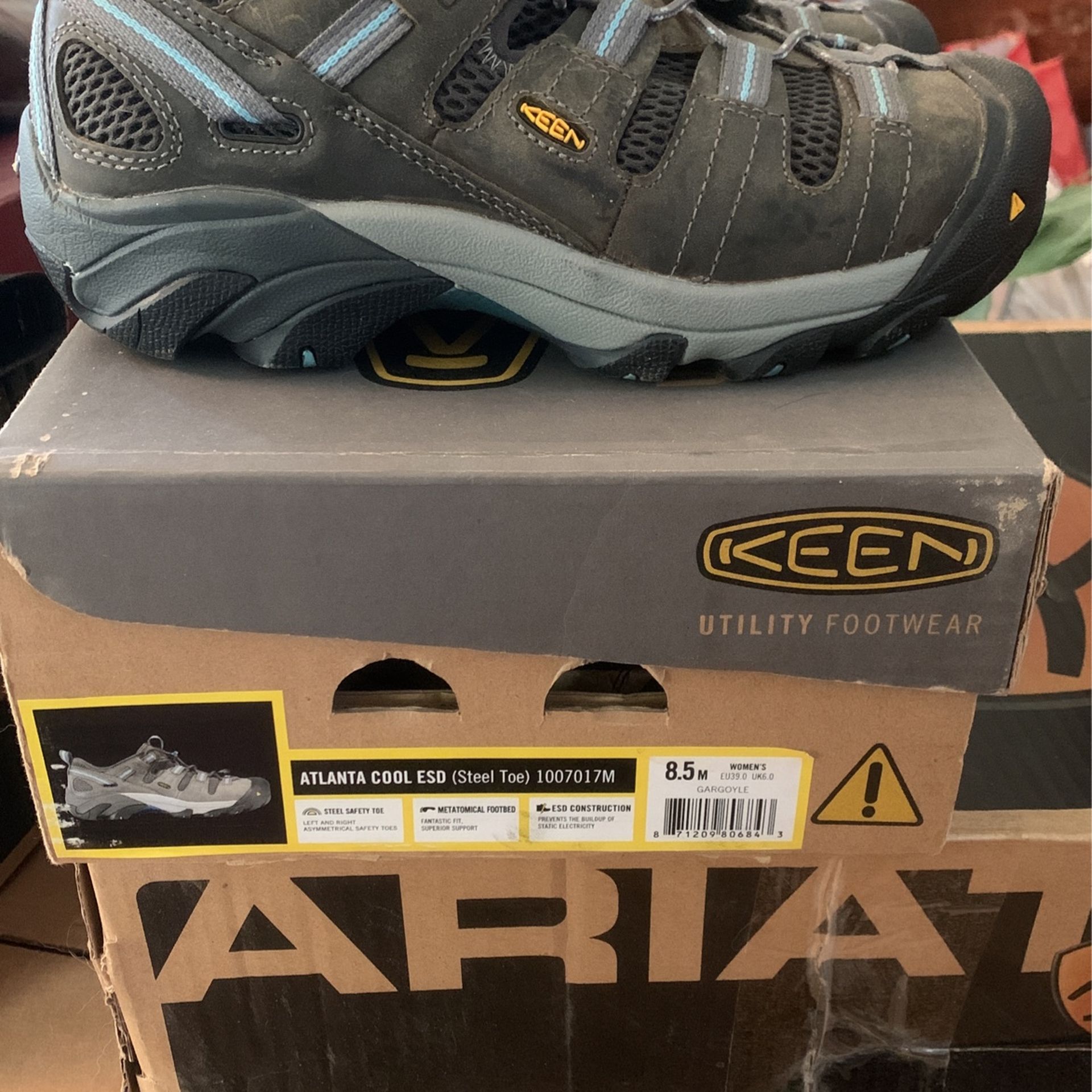 Women’s Steel toe work shoes