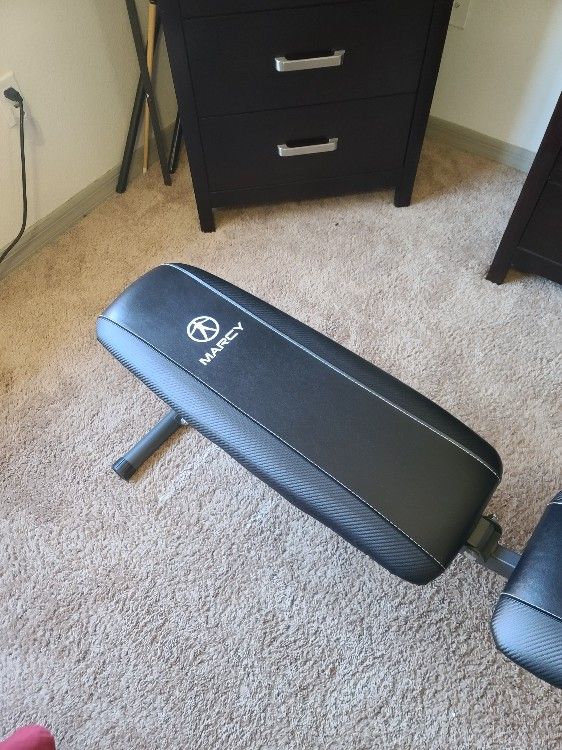 March Fully Adjustable Weight Bench