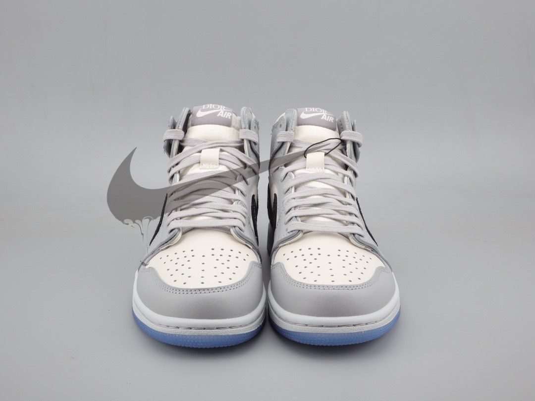 Jordan 1 Retro High Dior New Sneaker