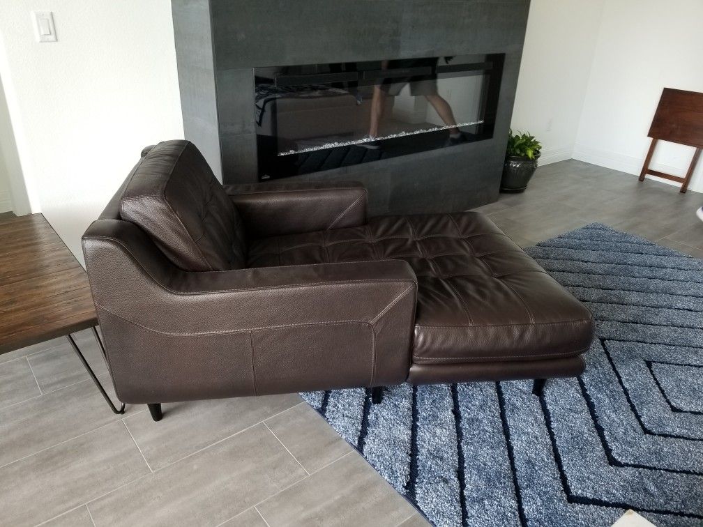 Havertys Brown Leather Chaise for Sale in San Antonio, TX OfferUp