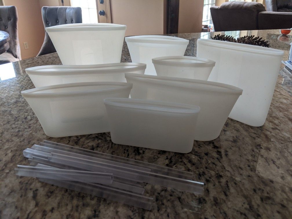 Set of 8 storage containers