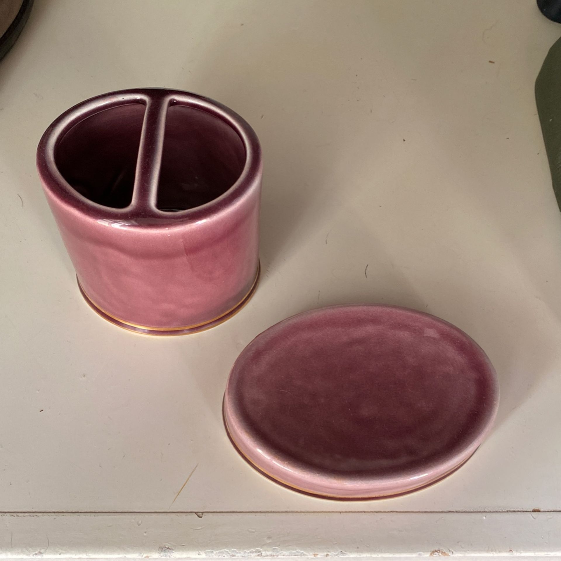 NEW Threshold Soap And Toothbrush Holder Set