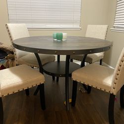 Dining Table/Chairs Thumbnail
