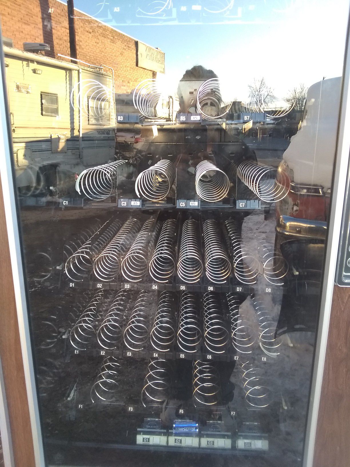 SNACKSHOP AP-111 SPIRAL VENDING SNACK MACHINE for Sale in Denver, CO - OfferUp