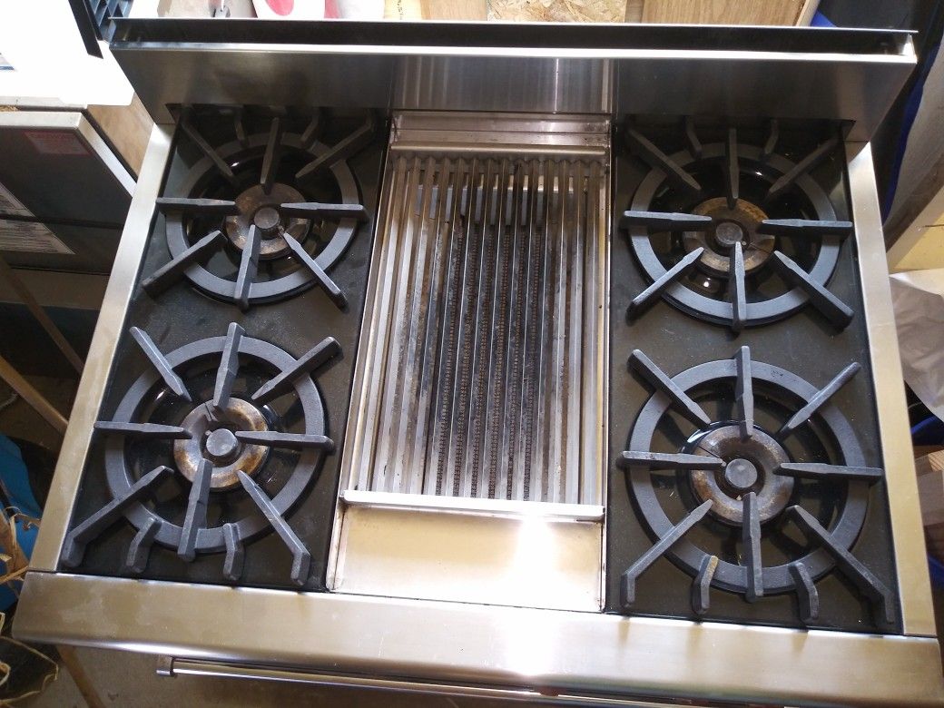 Wolf Gas Range/Convection Oven