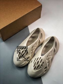 Adidas Yeezy Foam Size 4 to 13 Thumbnail