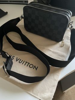 Louis Vuitton - Mens Small Bag Thumbnail