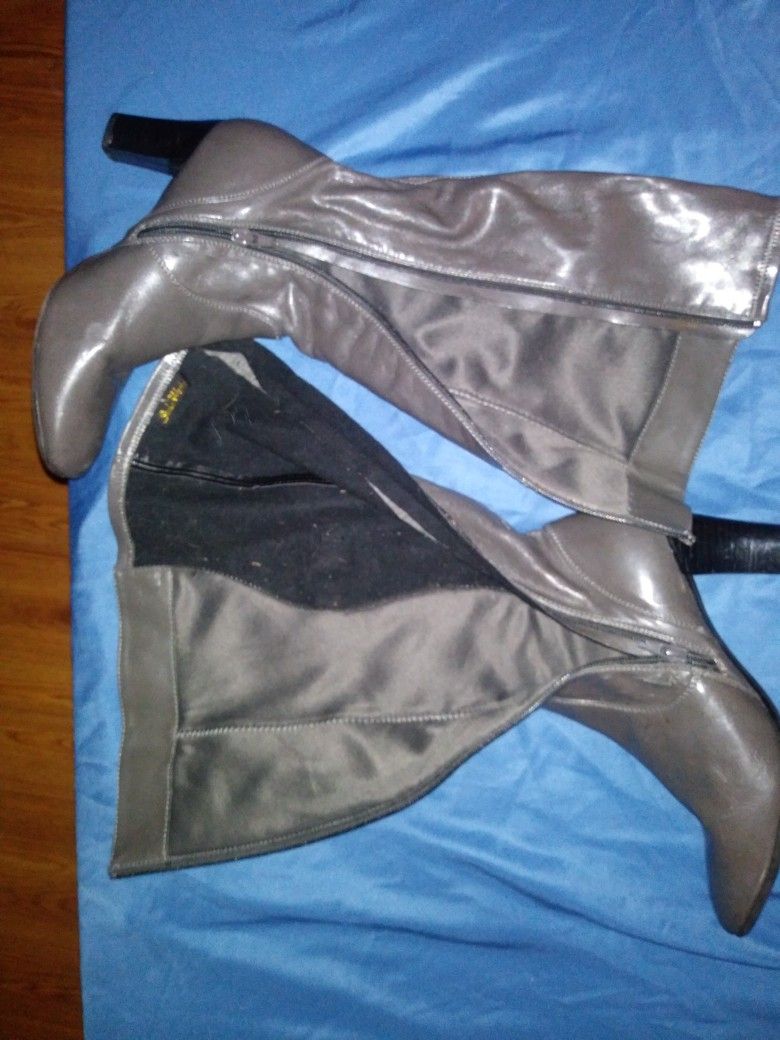 Studio works grey boots size 7