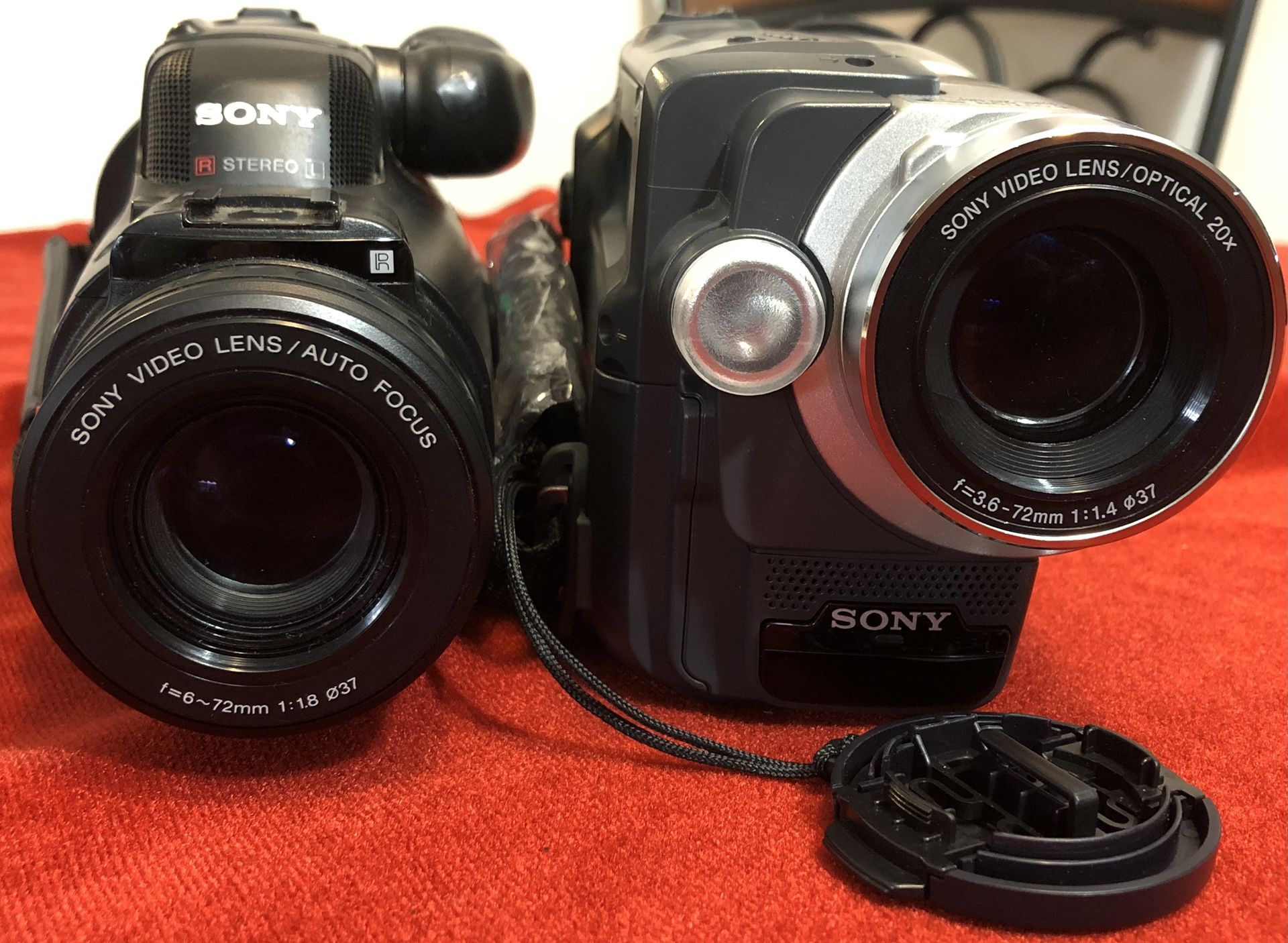 BOTH BROKEN Sony Handycam Camcorder Camera Recorder LOT BUNDLE CCD-TRV308 NTSC Hi8 Cassette CCD-FX620 Video8 Hi-Fi Stereo FOR PARTS OR REPAIR Black