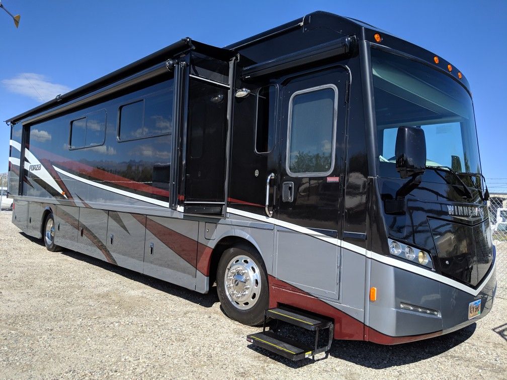 2014 Winnebago Forza 38R TONS OF EXTRAS! for Sale in Palm Springs, CA ...