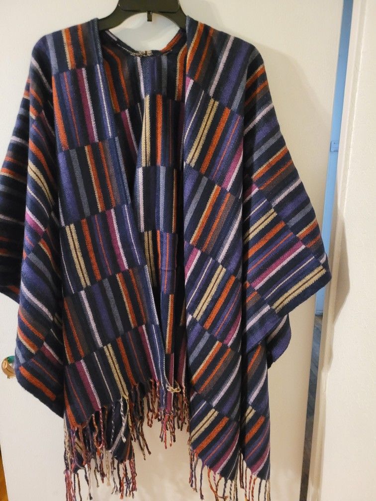 STUNNINGLY Beautiful Open PONCHO