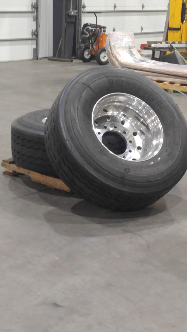 Truck, trailer tires 425/65/22,5