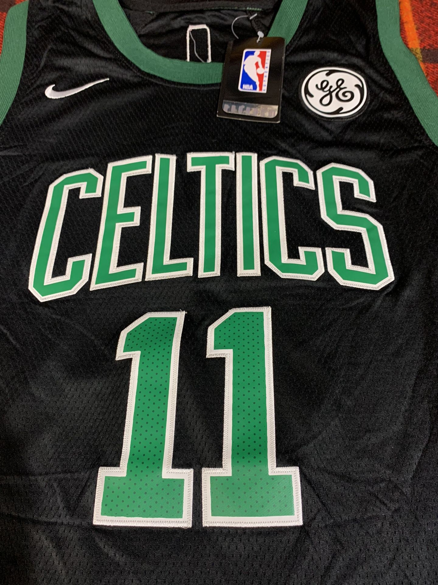 Mens Nike Kyrie Irving Boston Celtics NBA Basketball Jersey Size Large New