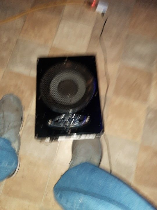 Boss 600 Amplified Subwoofer