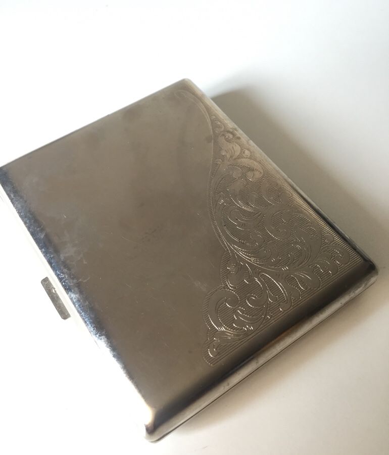 Cigarette holder