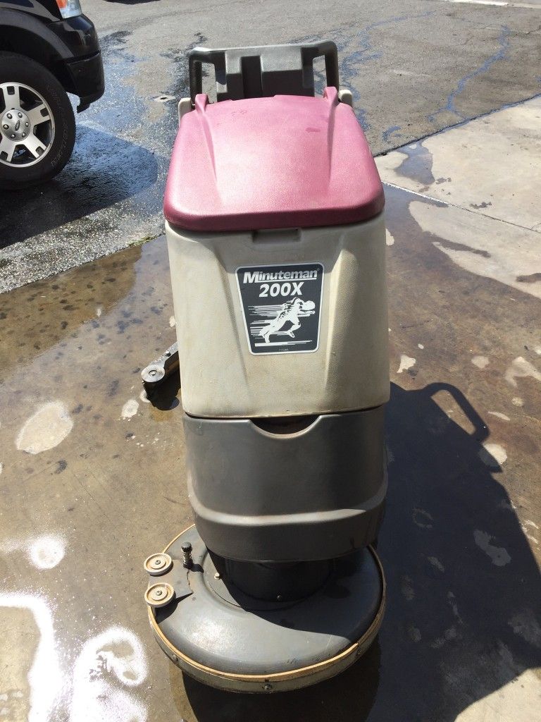 Minuteman 200X Floor Scrubber