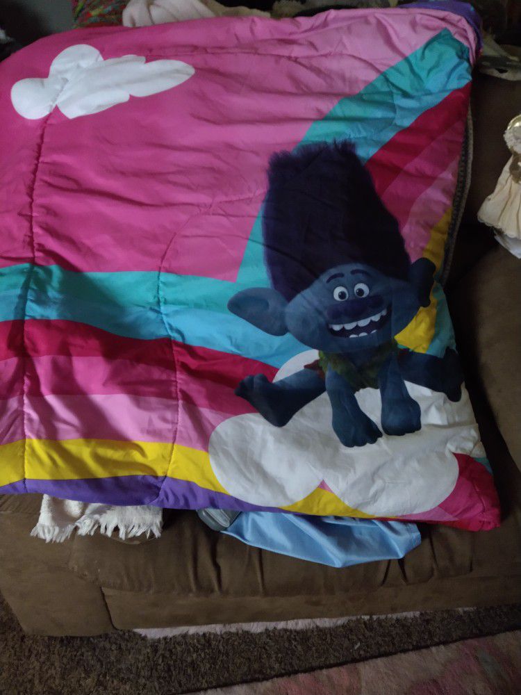 Troll Reversible Twin Comforter Set Sheets Included 