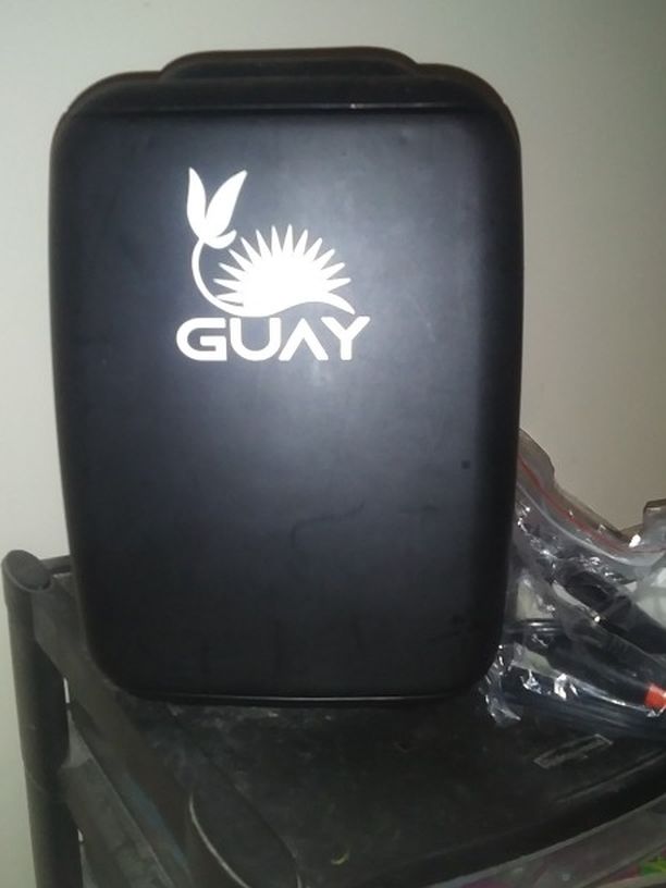 GUAY mini Fridge