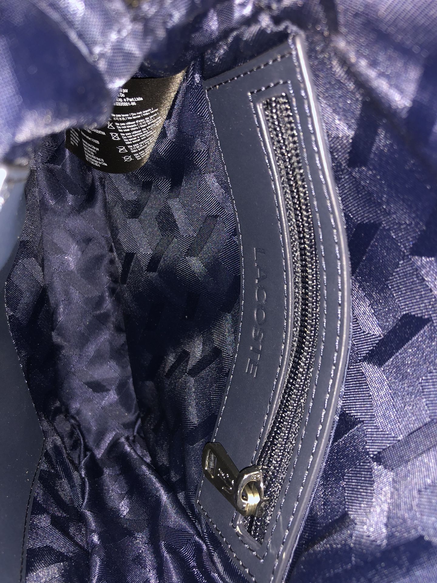 Lacoste Crossbody Bag: After The Perfect Accessory To Store Essentials
