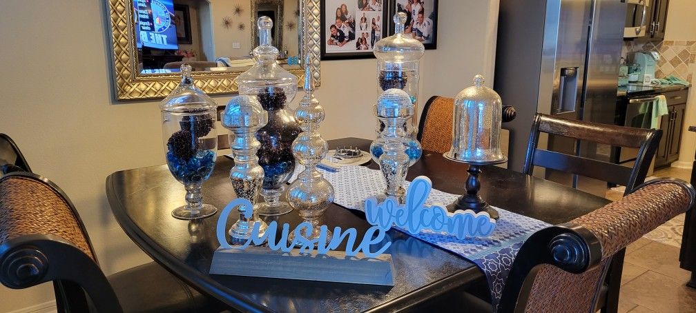 Beautiful Glass And Mosaic Mirror Decor And A Welcome Sign And A Cusine Sign