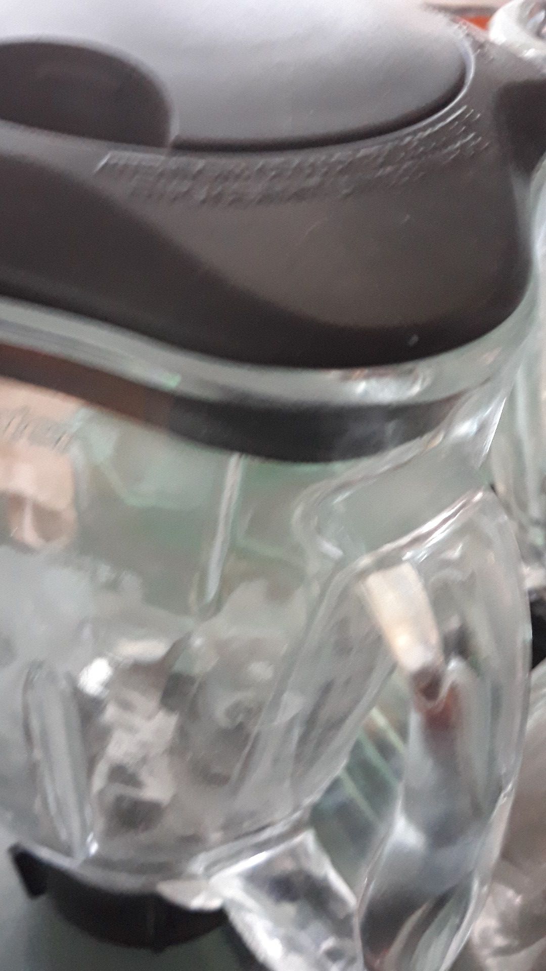 1 OSTER BLENDER 3 JAR GLASS