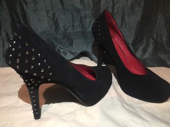 Black high heels Thumbnail