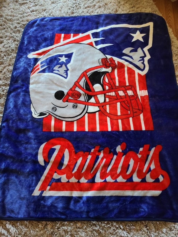 Beautiful patriots throw blanket