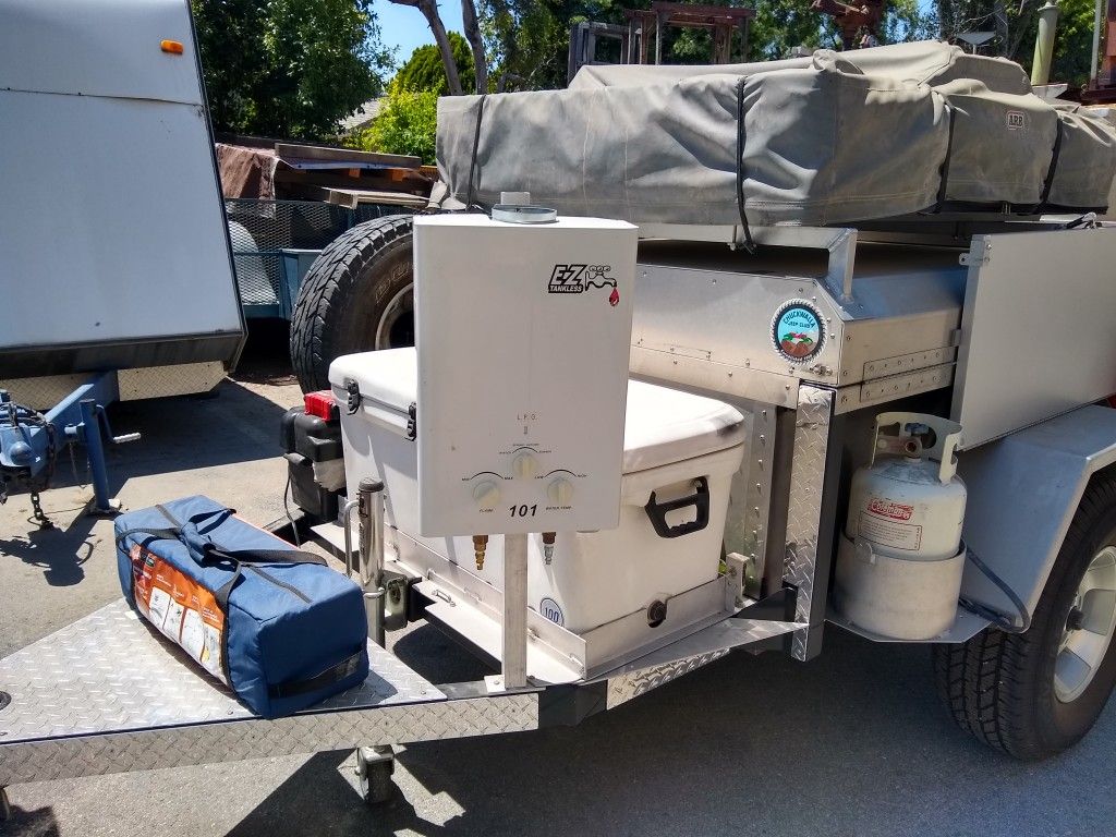 Camper trailer