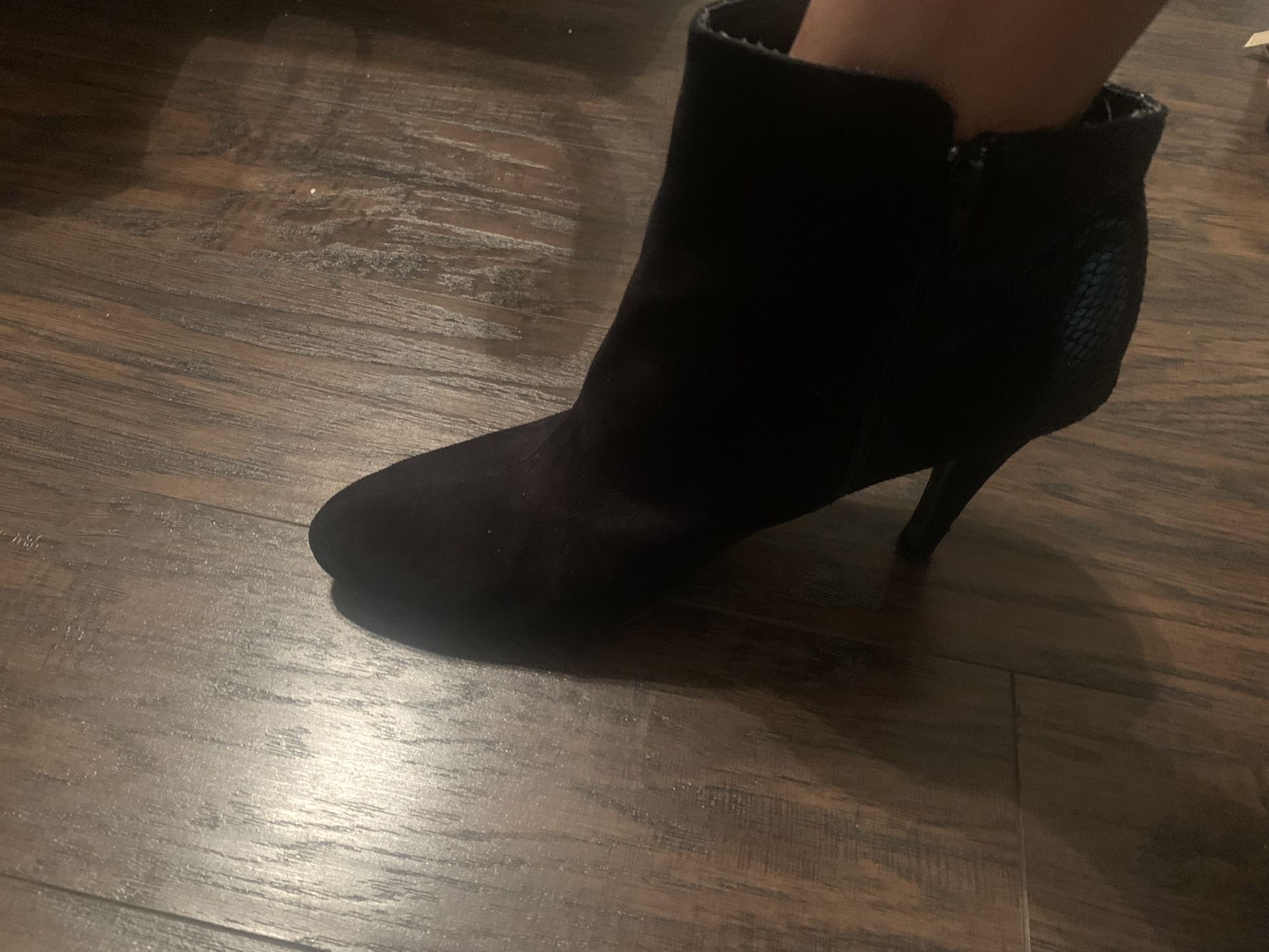 Black Snake Skin And Suede Booty Pumps Size 10