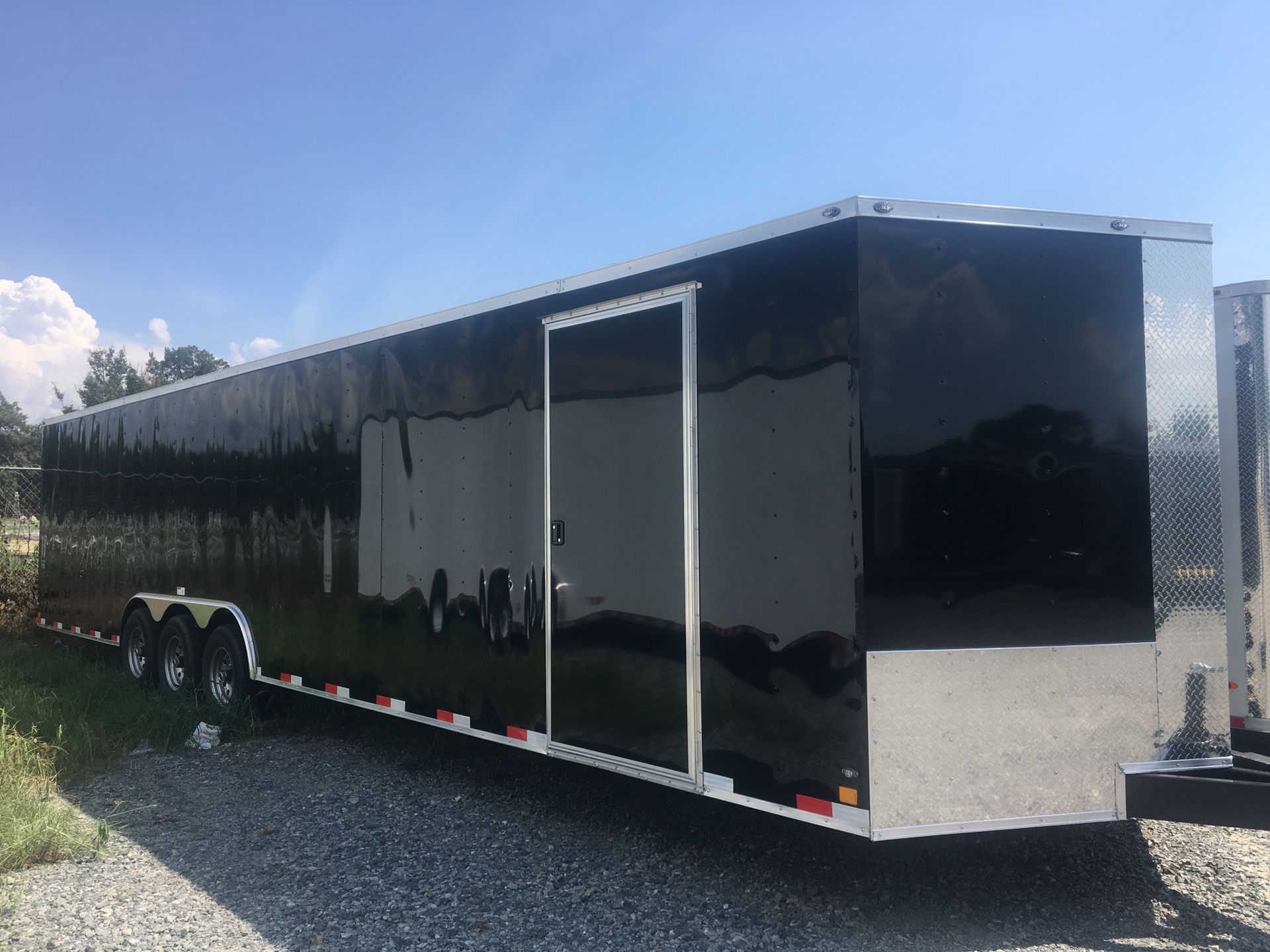 34ft enclosed trailer NEW