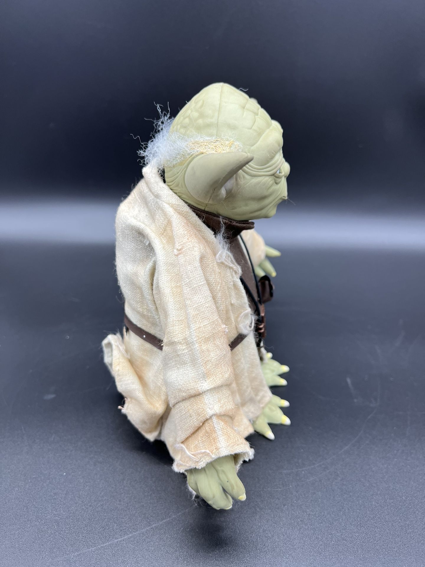 Vintage 2004 Hasbro Star Wars Yoda Ask Me Yoda