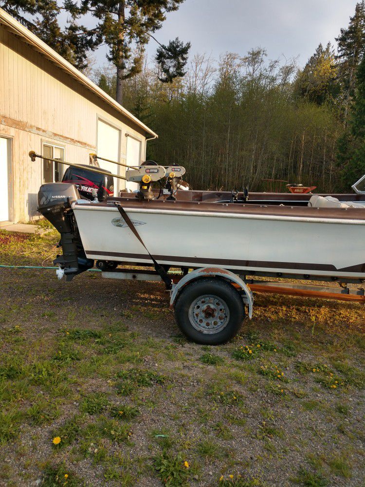 19' Larson Boat And Trailer No Motors