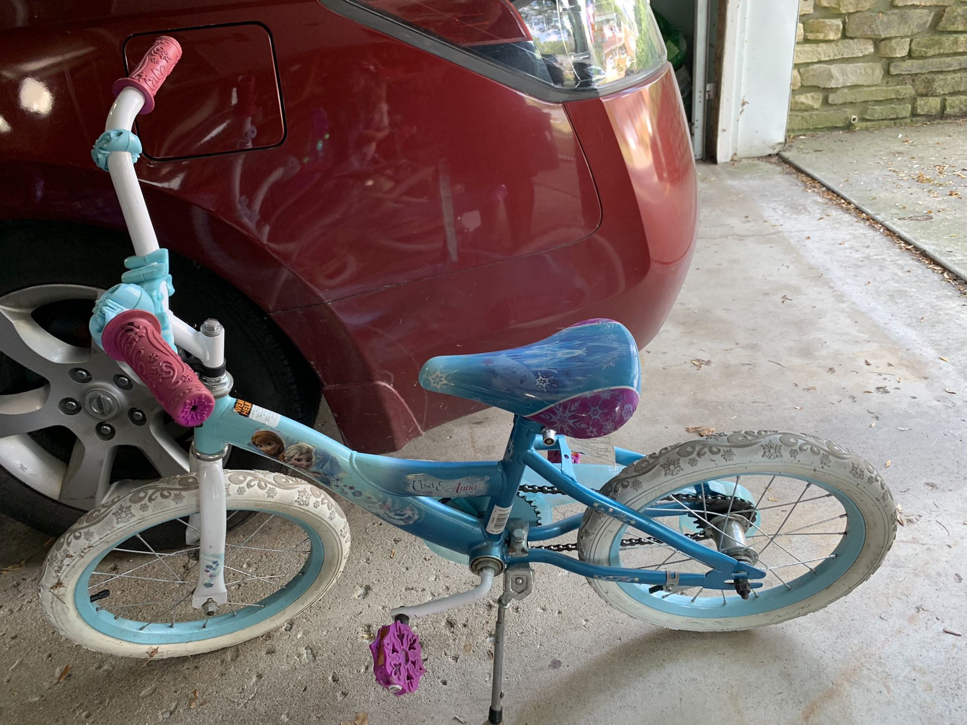 Girls Bicycle 16” Wheels w/training wheels