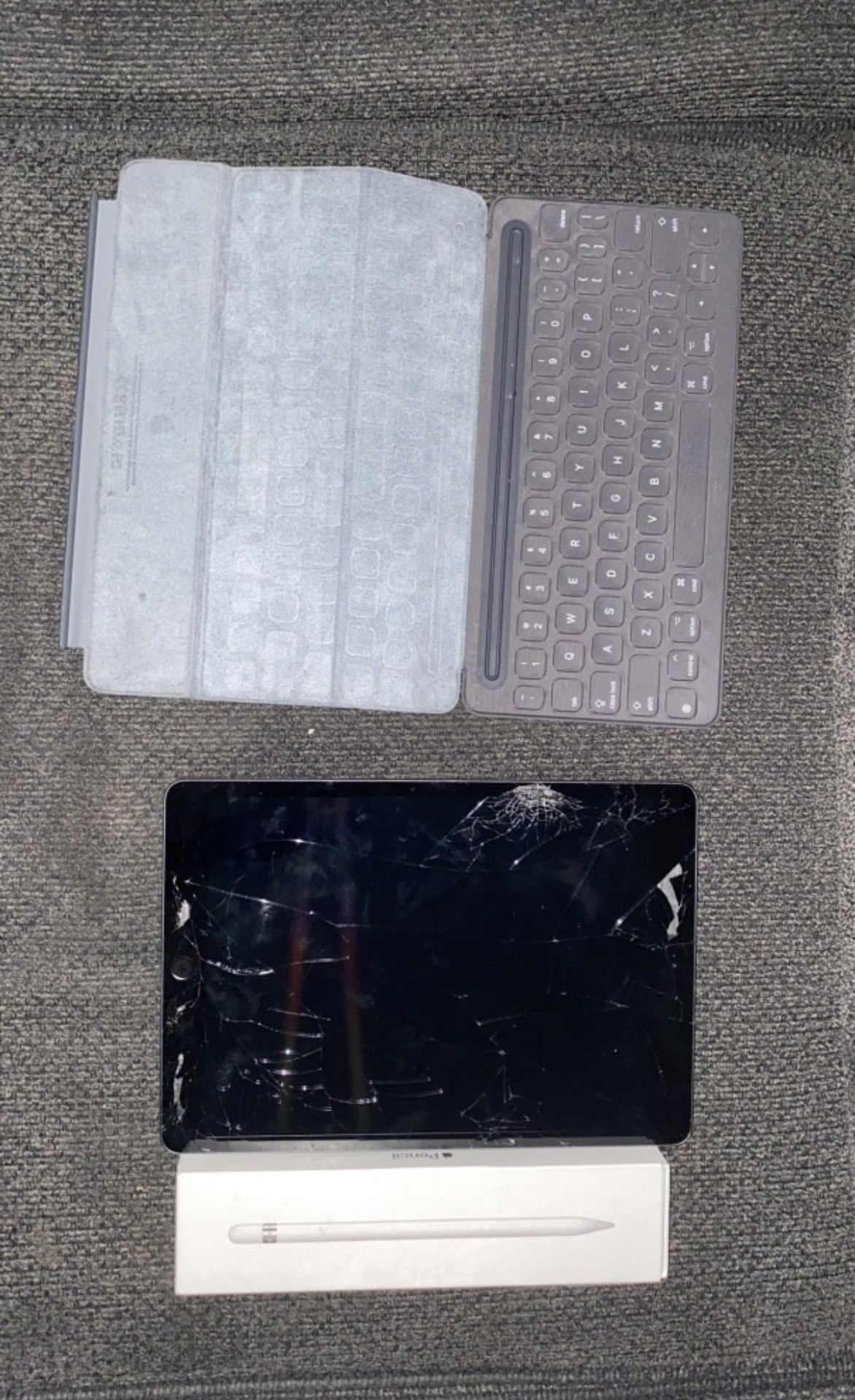 Cracked iPad that works with keyboard and an Apple Pencil