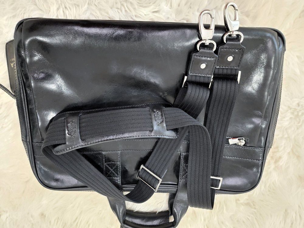 Bosca Leather Messenger Stringer  Laptop Bag