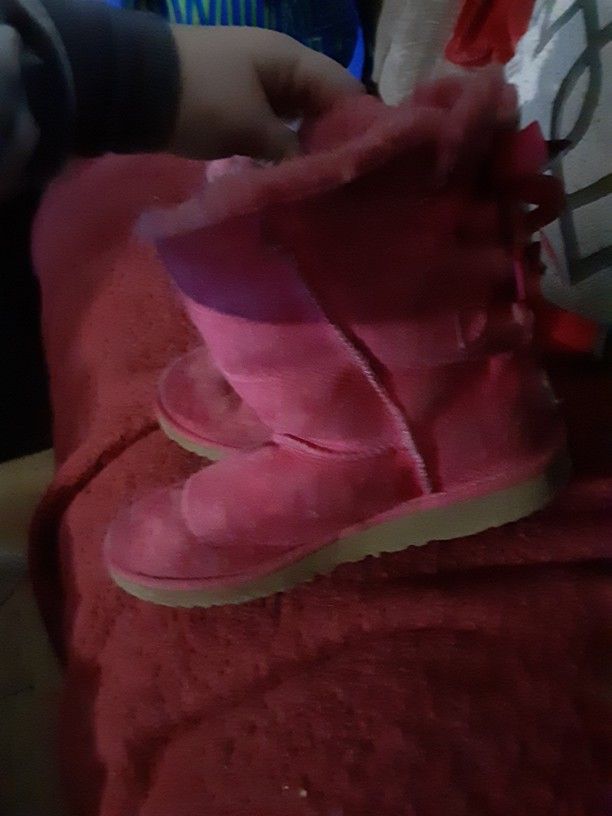Three Pair Of Women's Size 6 Boots Uggs Great Condition