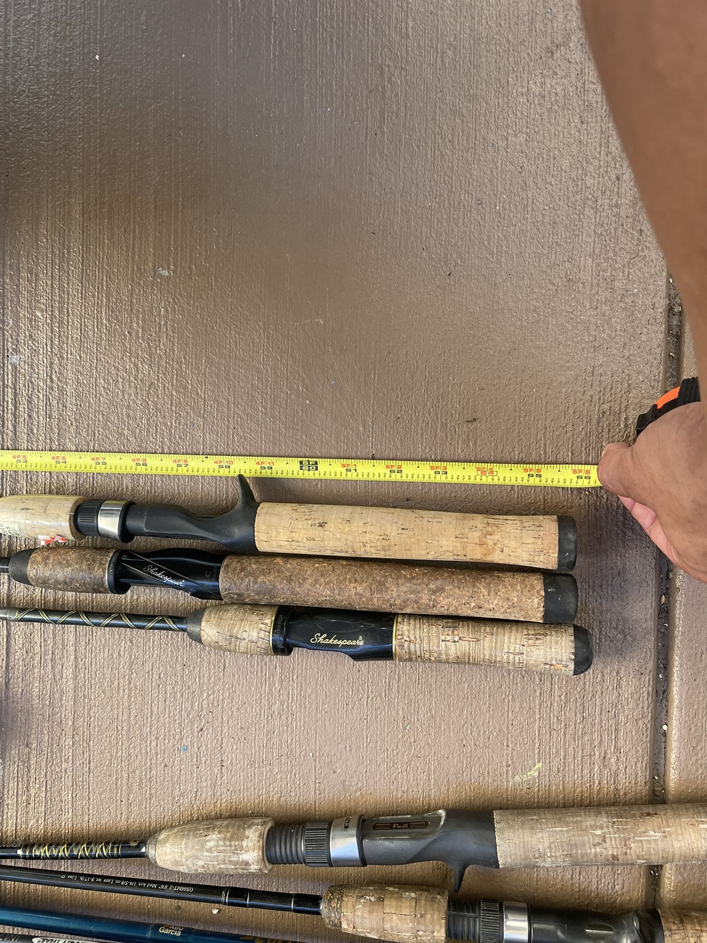 3 graphite fishing rods