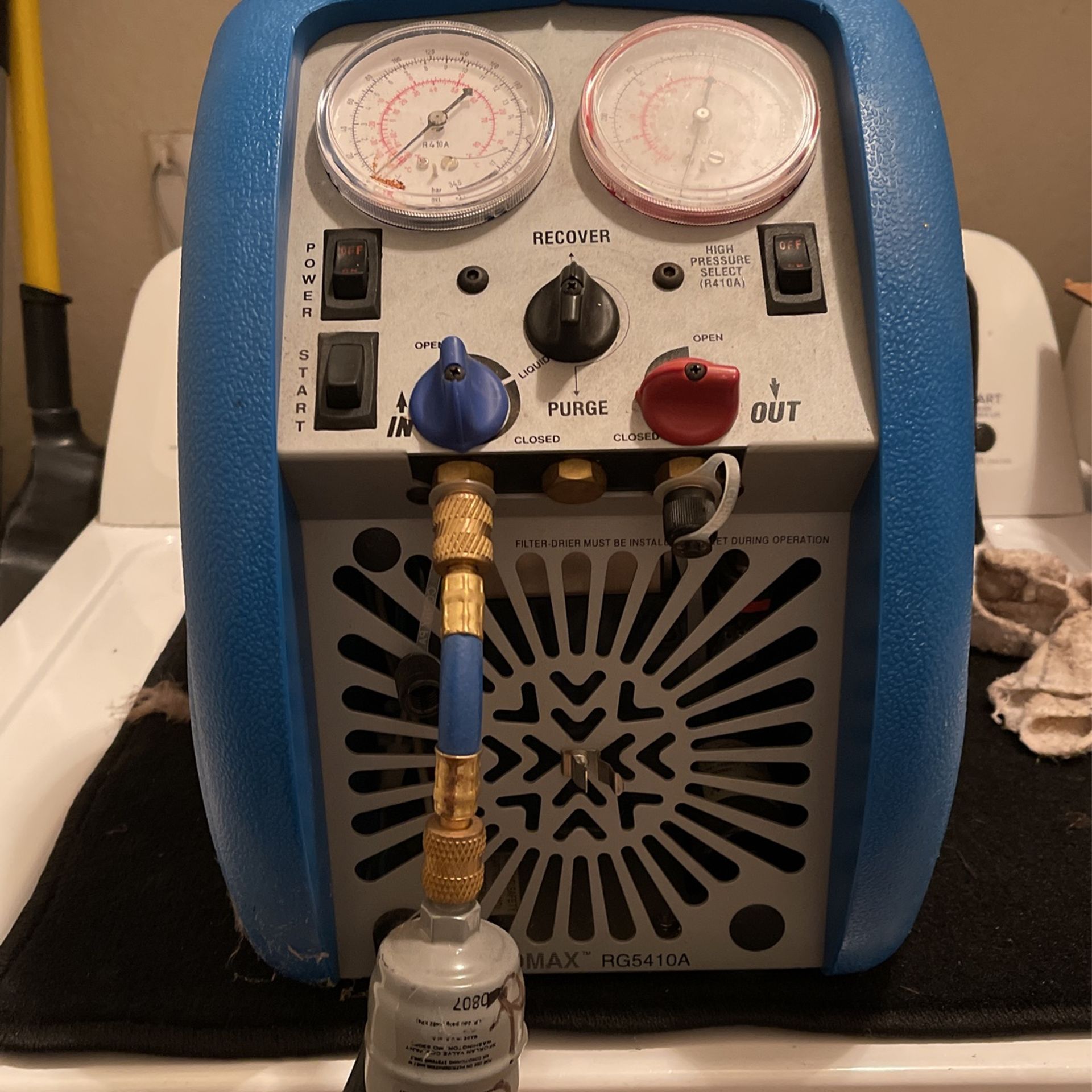 Freon Recovery Unit , Used Maybe Twice Excellent Condition.