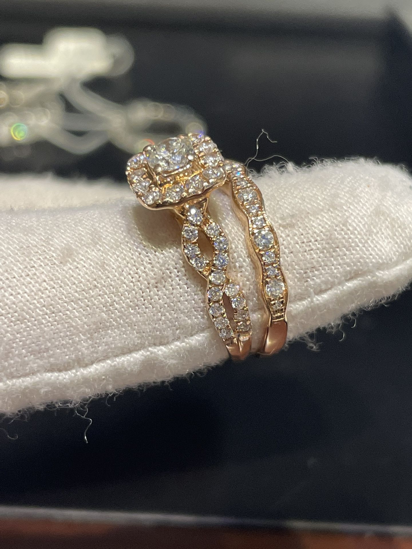 Round Brilliant Cut Diamond Engagement Ring