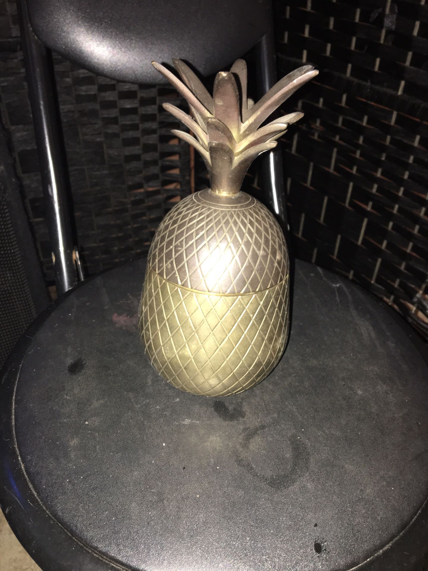 Brass pineapple