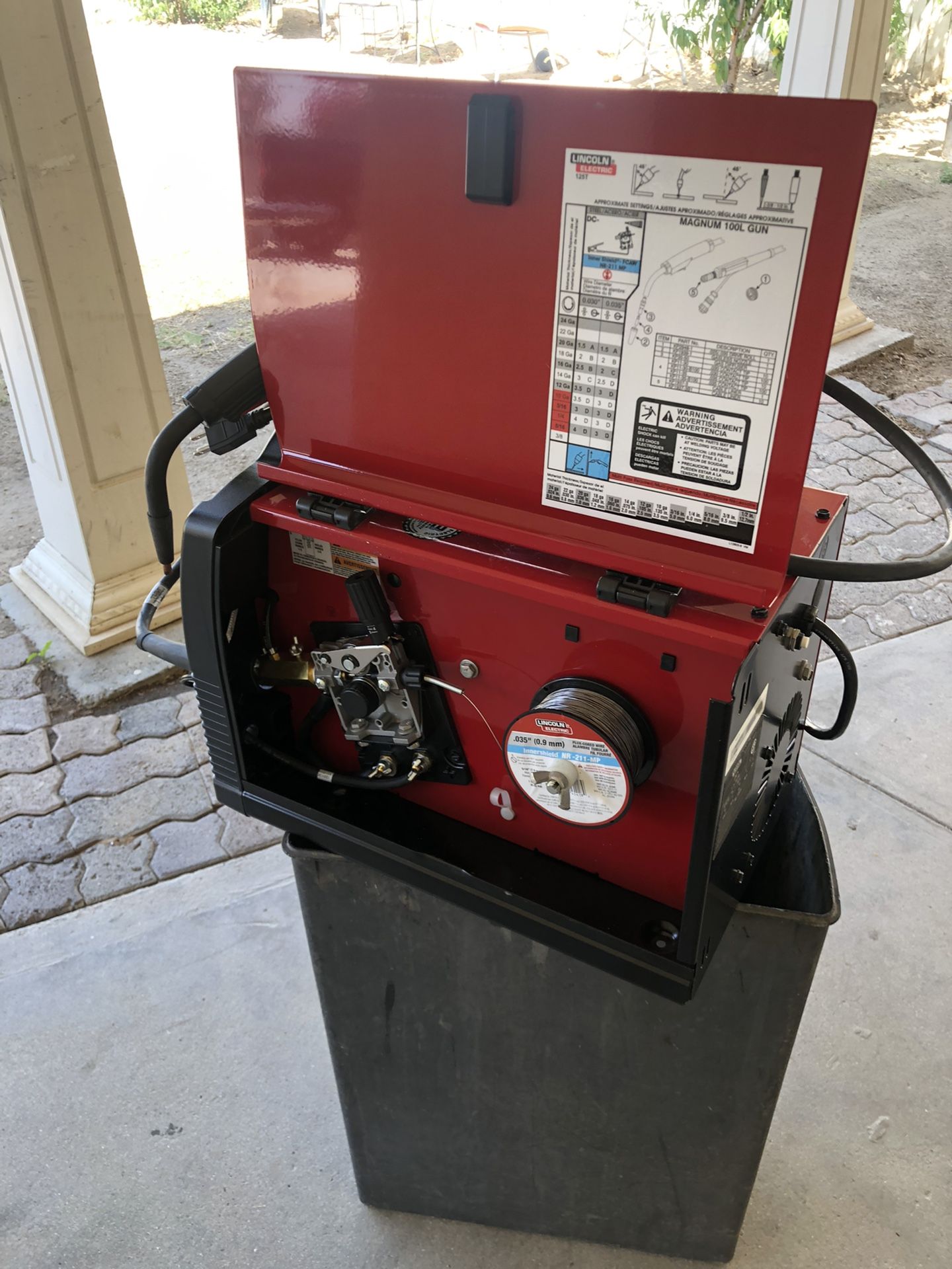 Lincon Weld Pak 125 Wire Feed Welder Brand New