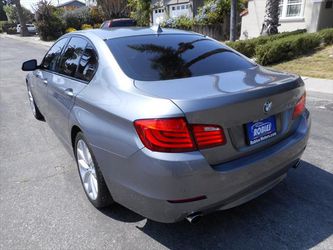 2011 BMW 5 Series Thumbnail