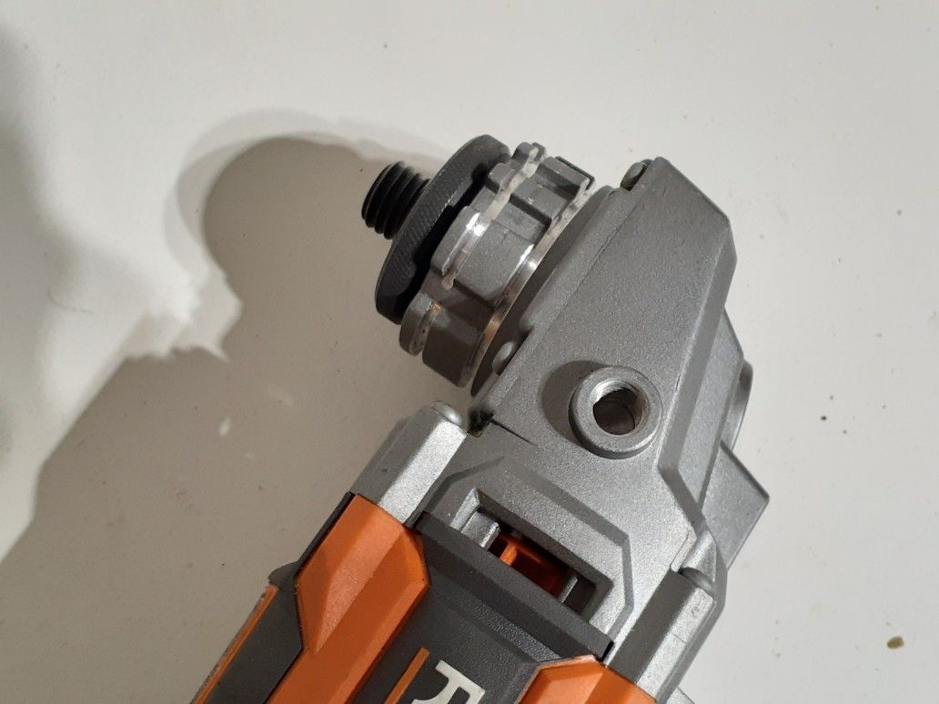 RIDGID R86042VN ANGLE GRINDER
