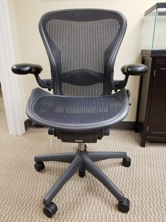 Herman Miller Aeron Chair Size B $350