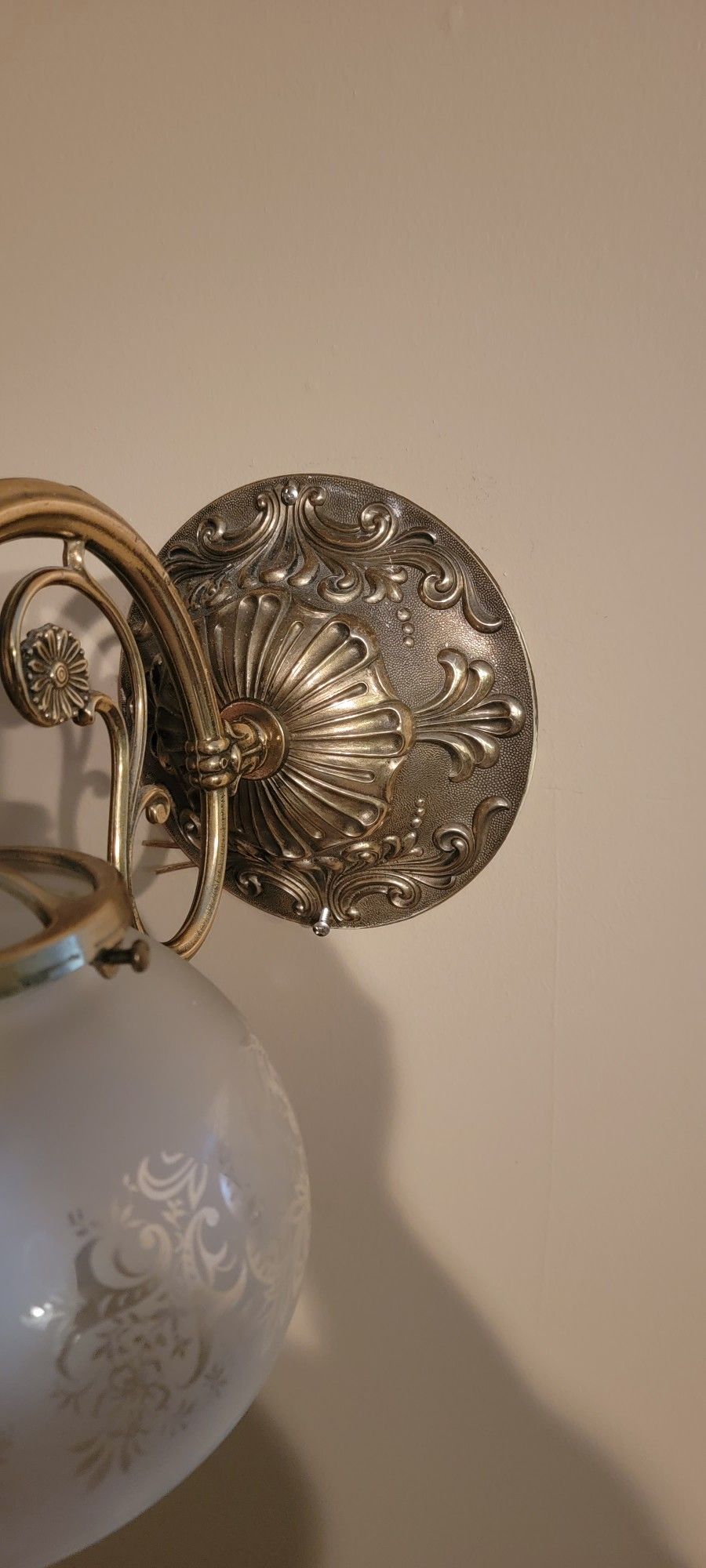 Beautiful Mid-Century Brass Wall Lamp With Etched Glass Shades 13x9 "