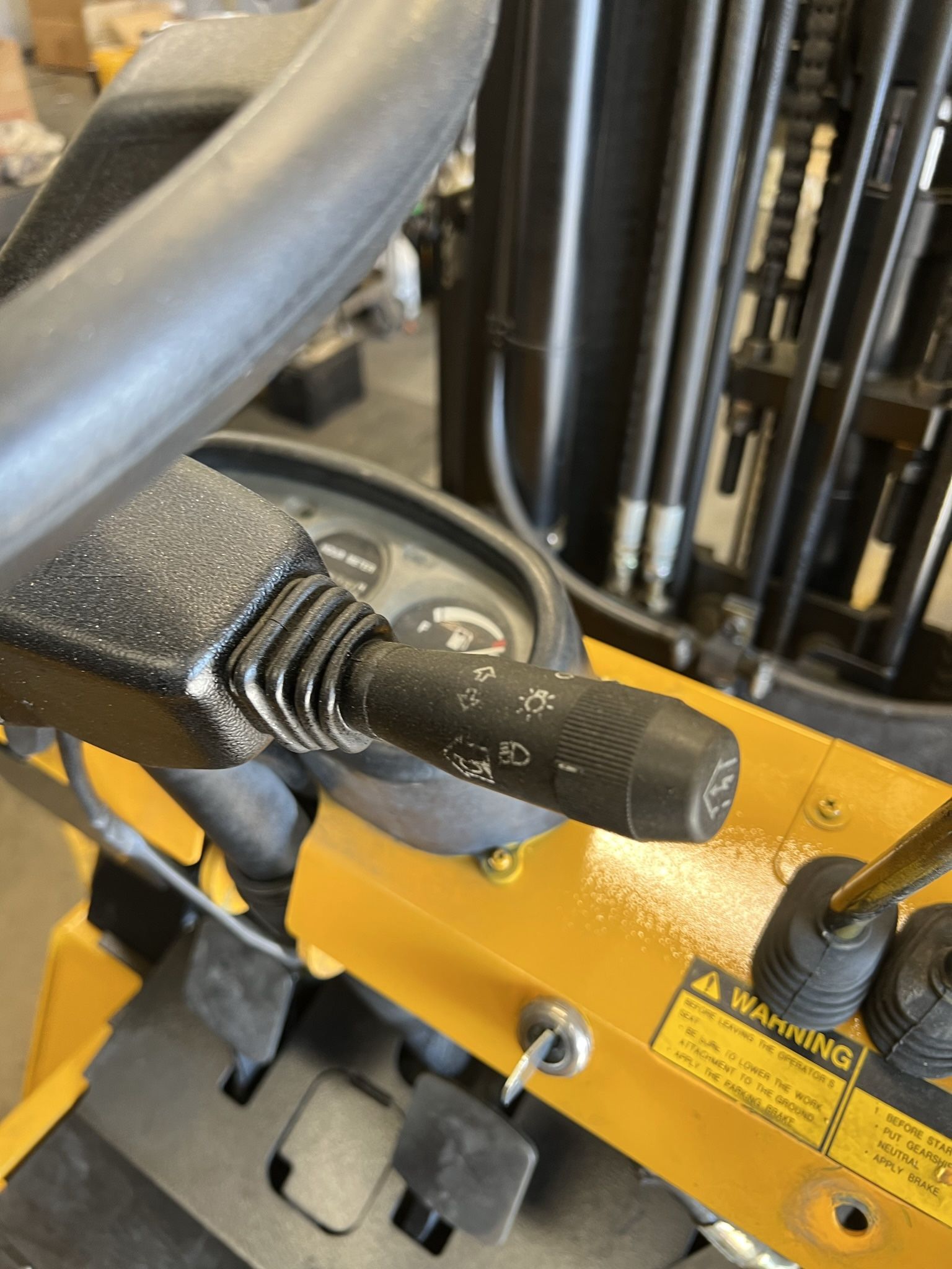 Komatsu Forklift 10,000 pound capacity