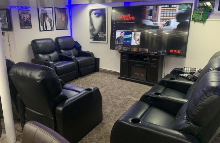 8 Theater Seats