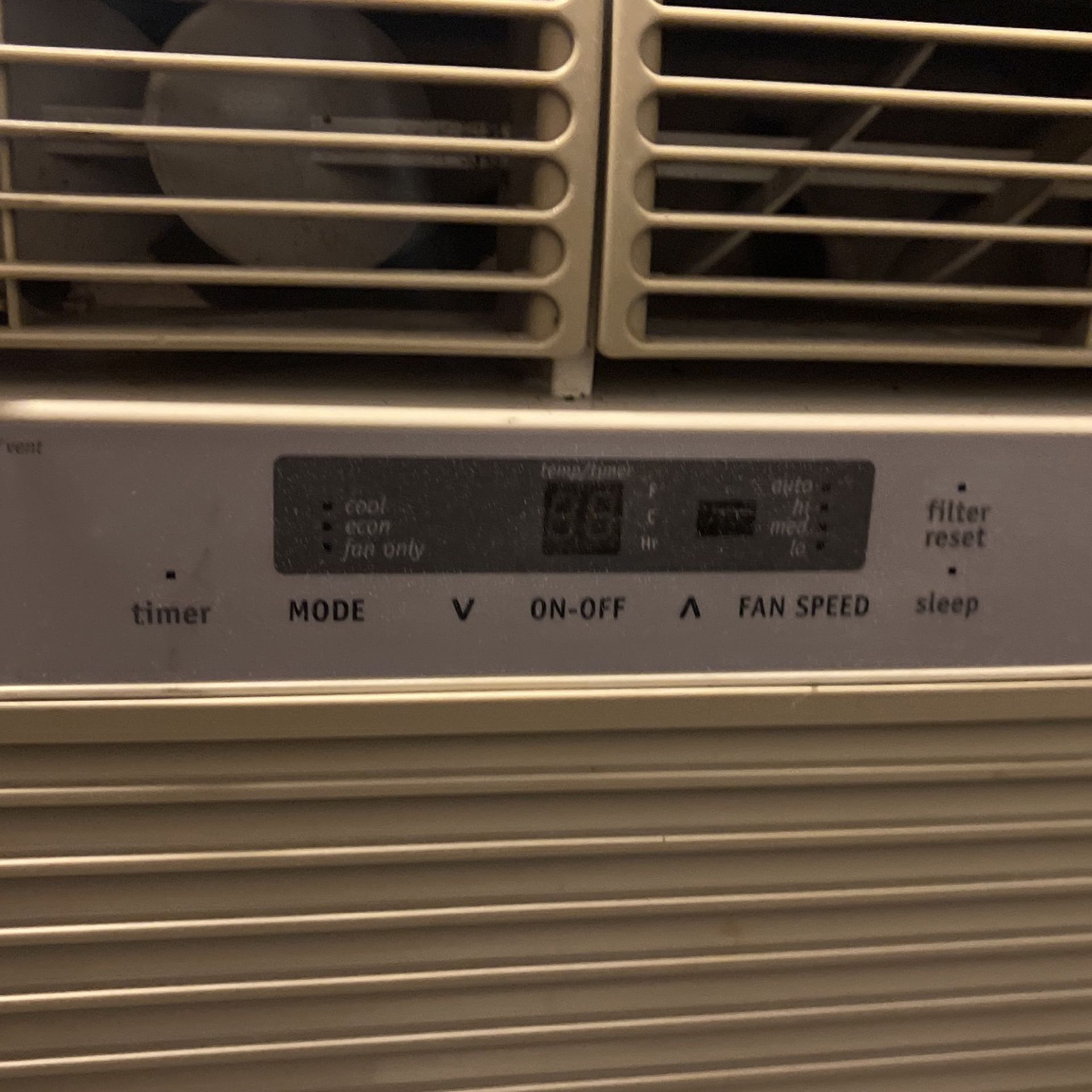 2500 BTU Frigidaire Air Conditioner