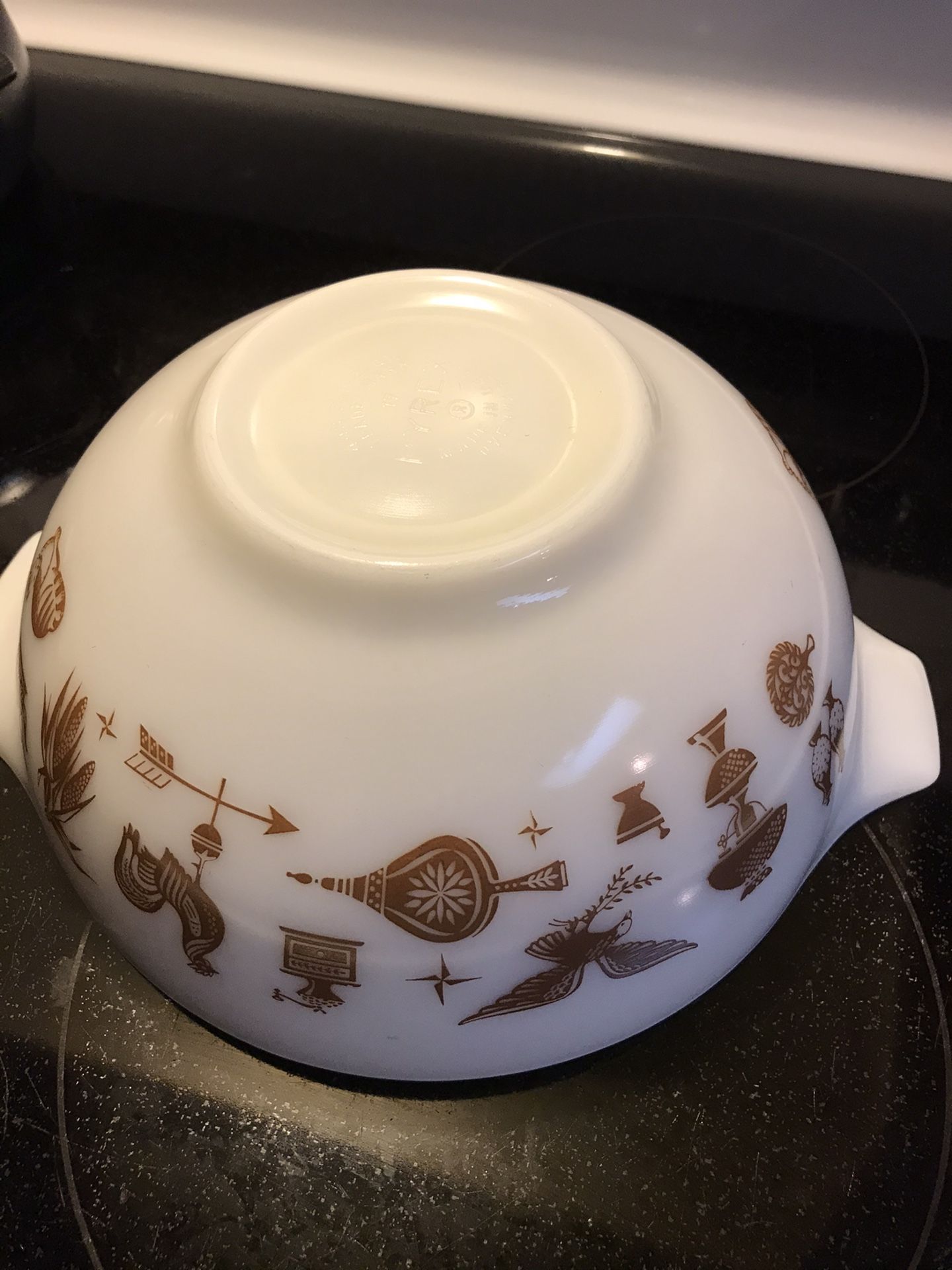 Pyrex nesting bowls
